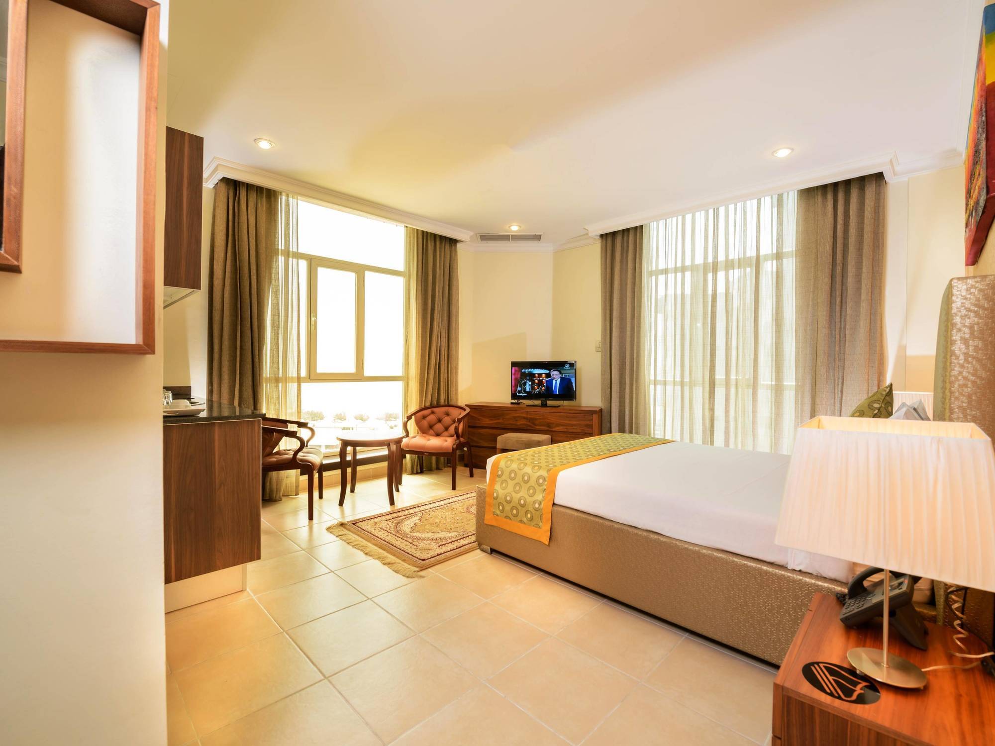 Bravo Royal Hotel Suites Kuwait City Exterior foto